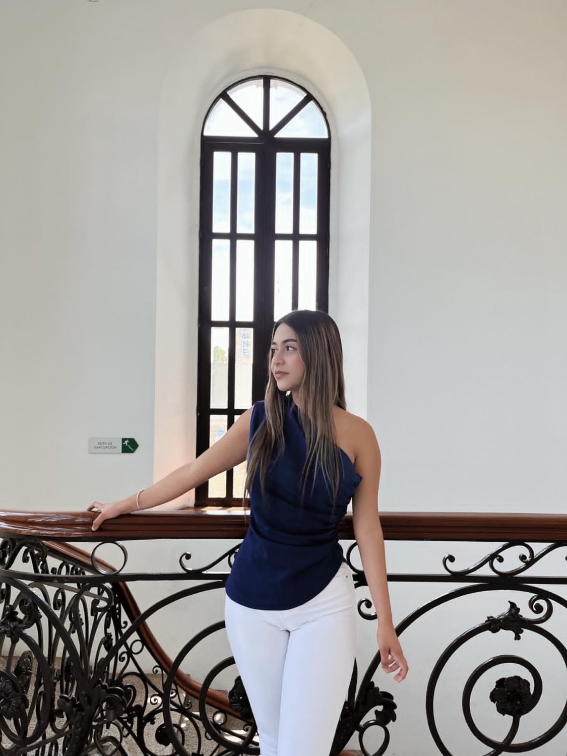 Paola Loreto #uRDr075I