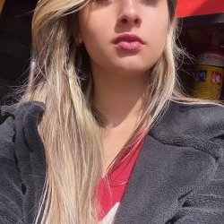 Loira putinha perdeu celular e vazou