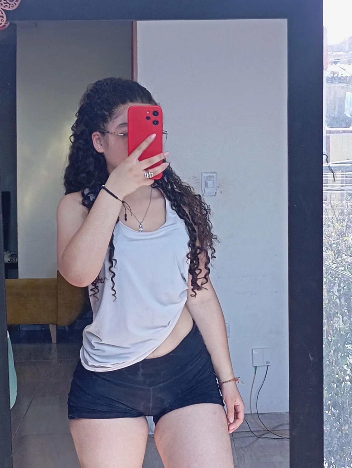 Karen González #V6w79xES