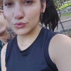 Namorado corno vazou socando a rola na namorada gostosa