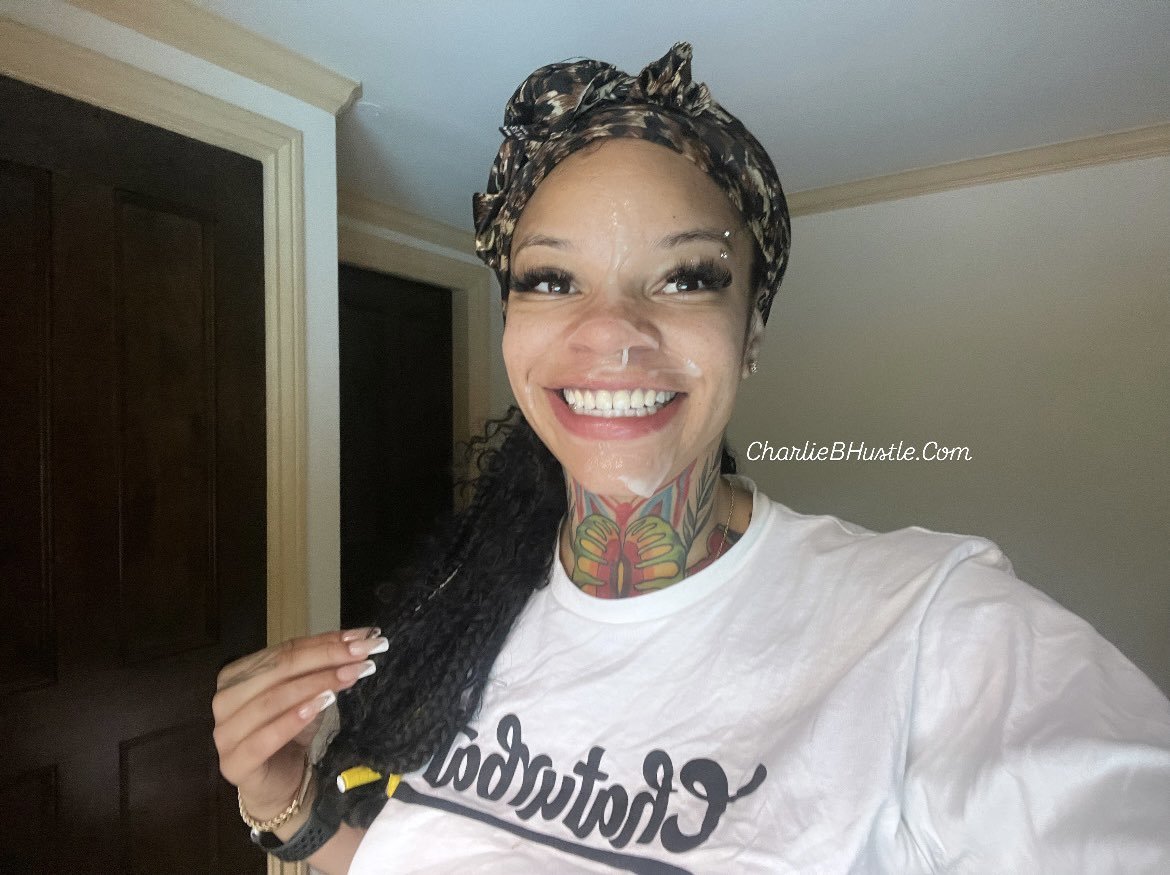 𝐂𝐇𝐀𝐑𝐋𝐈𝐄𝐁𝐇𝐔𝐒𝐓𝐋𝐄𝐒👄 Charlie B Hustles🍆 #vlLzJeho