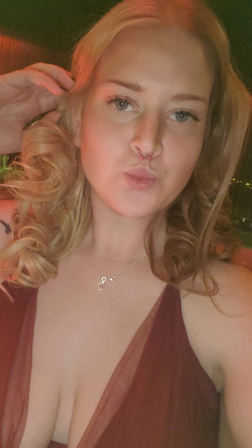 Chubby Webslut Lauren Part 1 #VwReHkzw