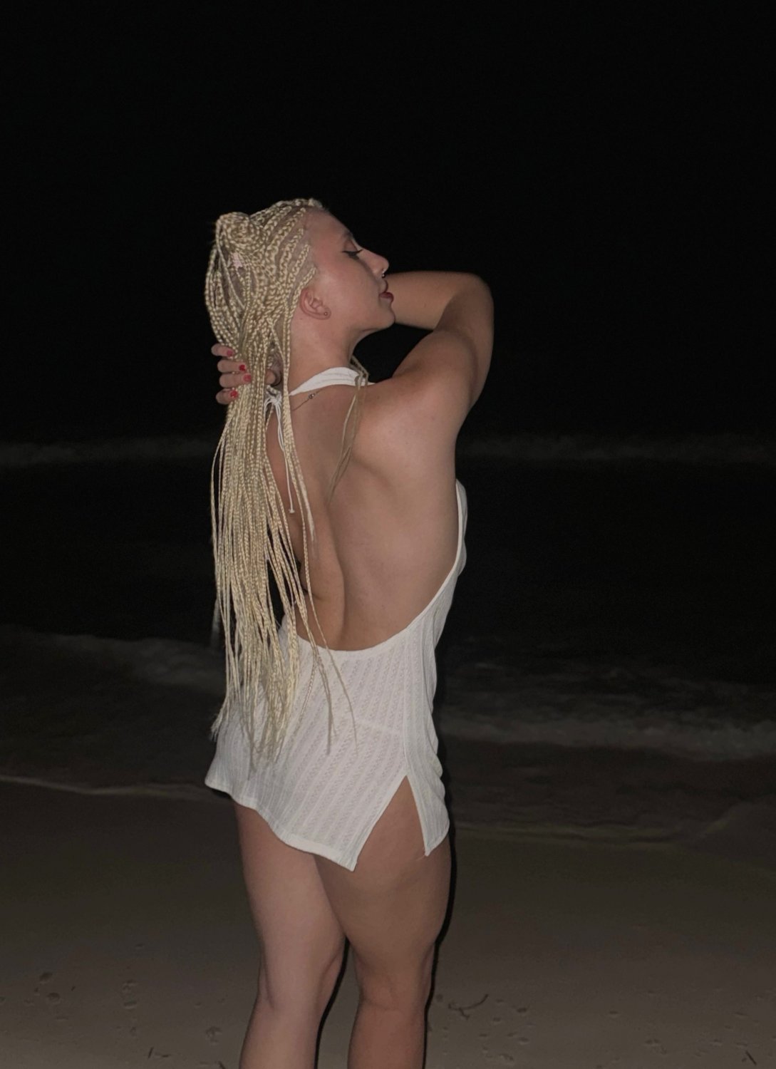 Moonlit goddess, dancing with the waves #W5LXsOP8