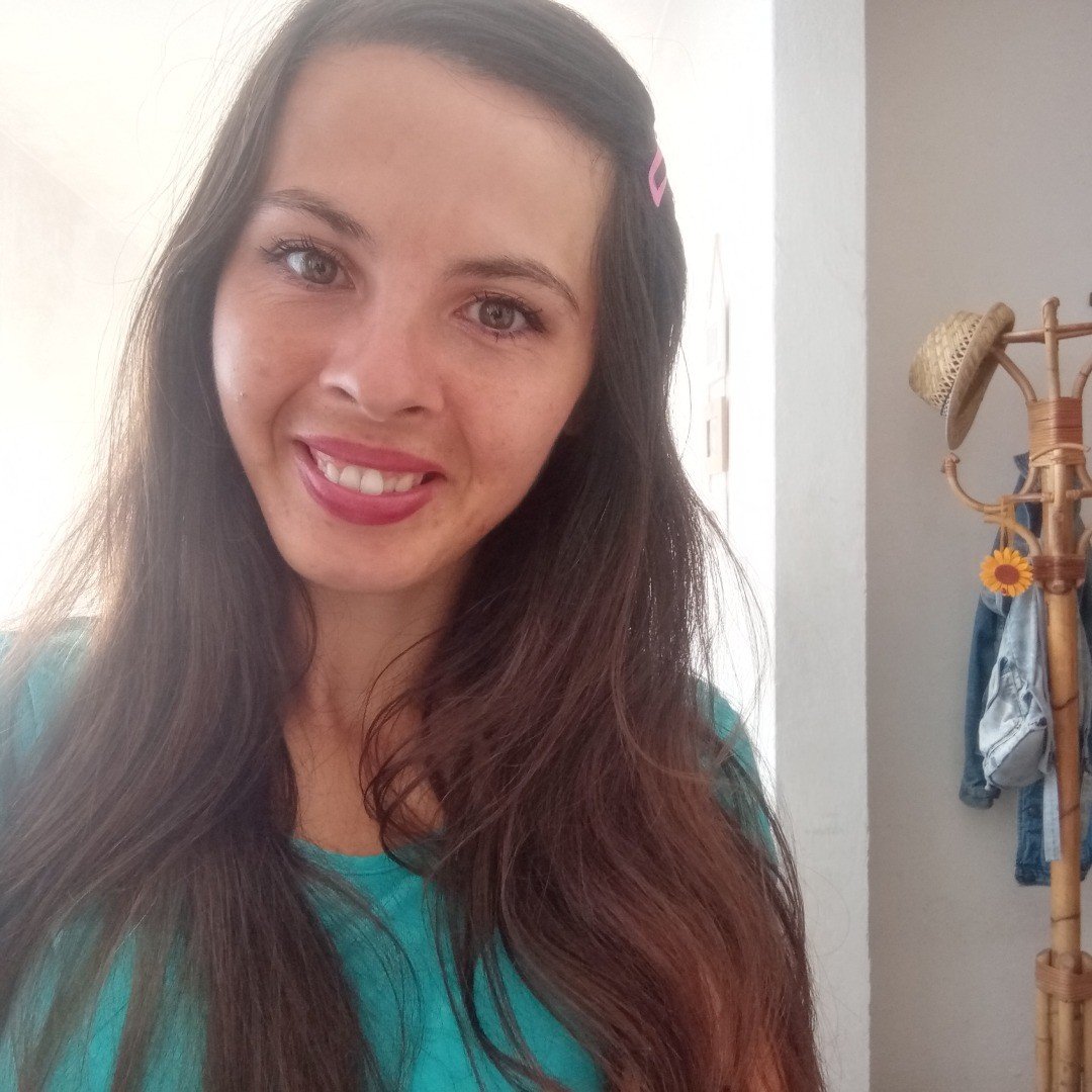 Anna #W5R3LYDw