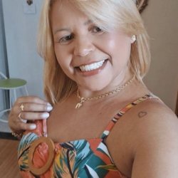 Coroa loirinha mamou e disse que adora deixar o pau do negão molhado 🍆😈