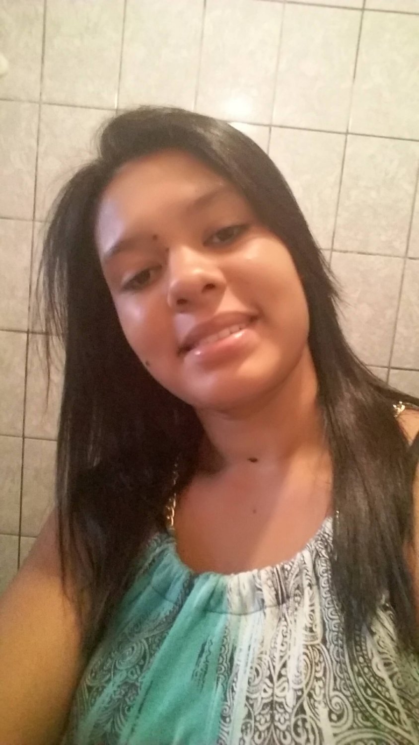 Carol moreninha brincando com a ppka #WbrnBEGM