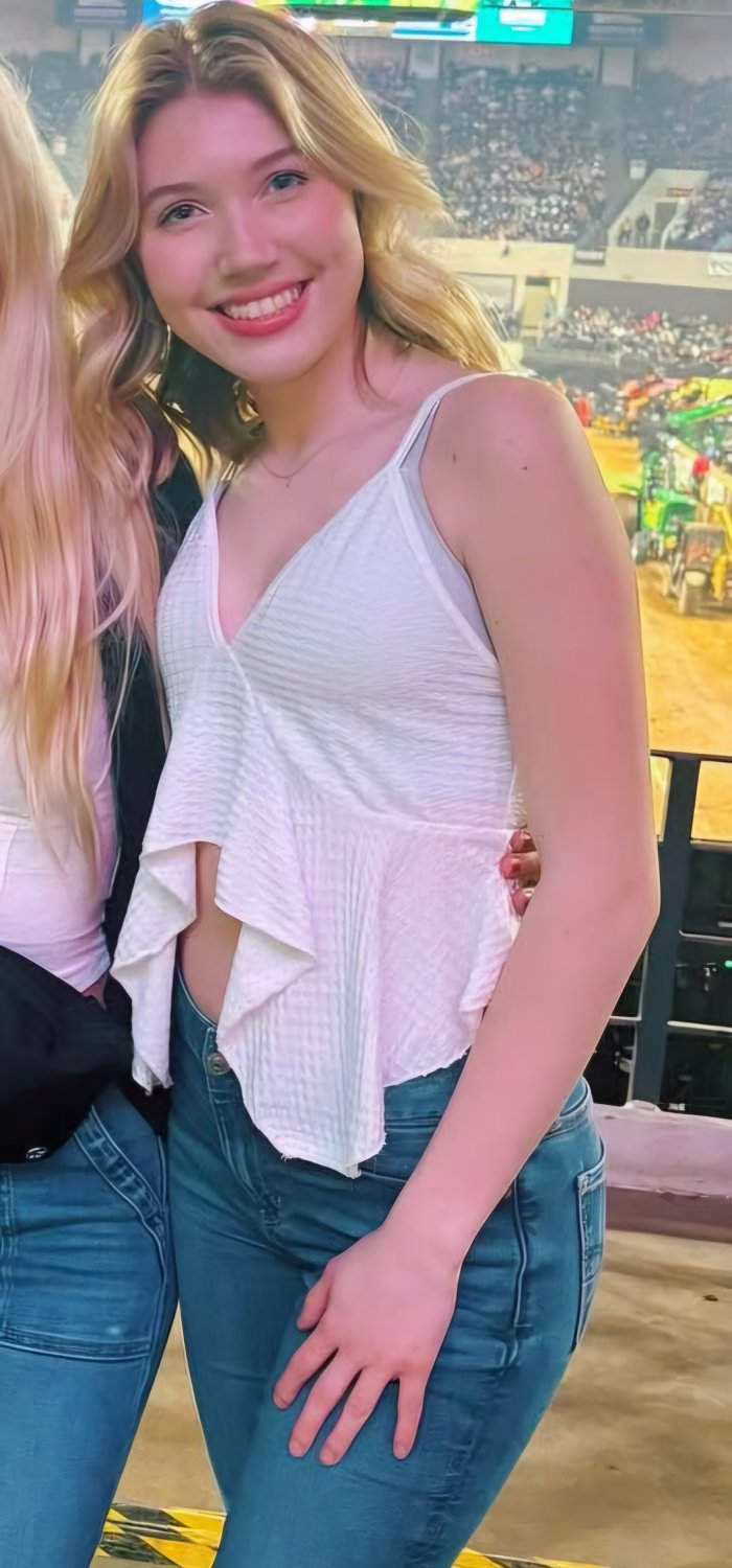 18 Blonde teen loves cock when traveling #wfMp74SE