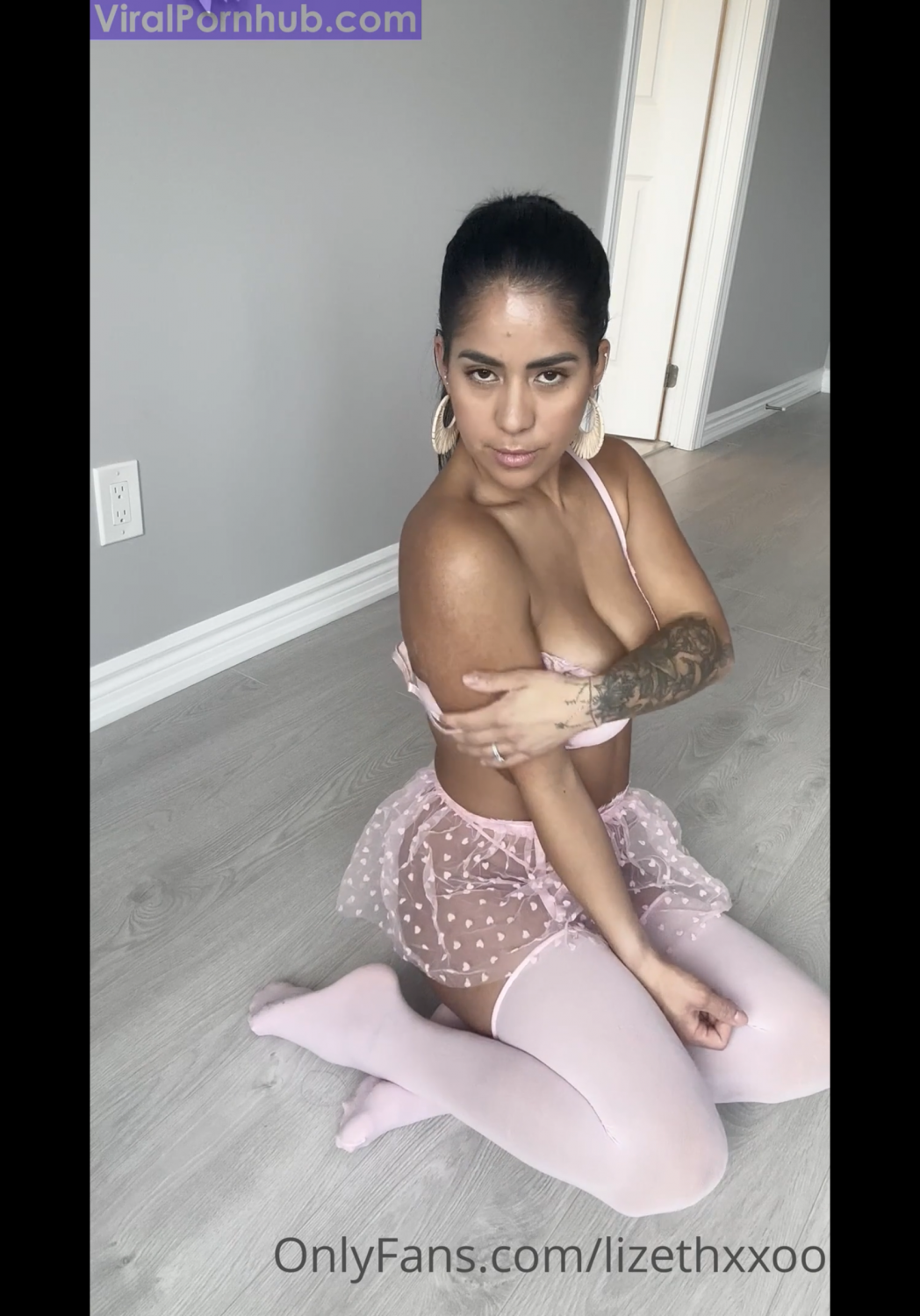 Hot Babe Lizeth gripping dildo ride 🥵🍩🔥 #WiZwYhQ4