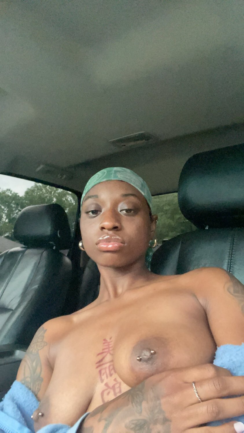 Dark Skin Tomboy Short Hair Baddie #WmSq4Z49