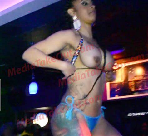 Skanky singer #Ws6LRQwL