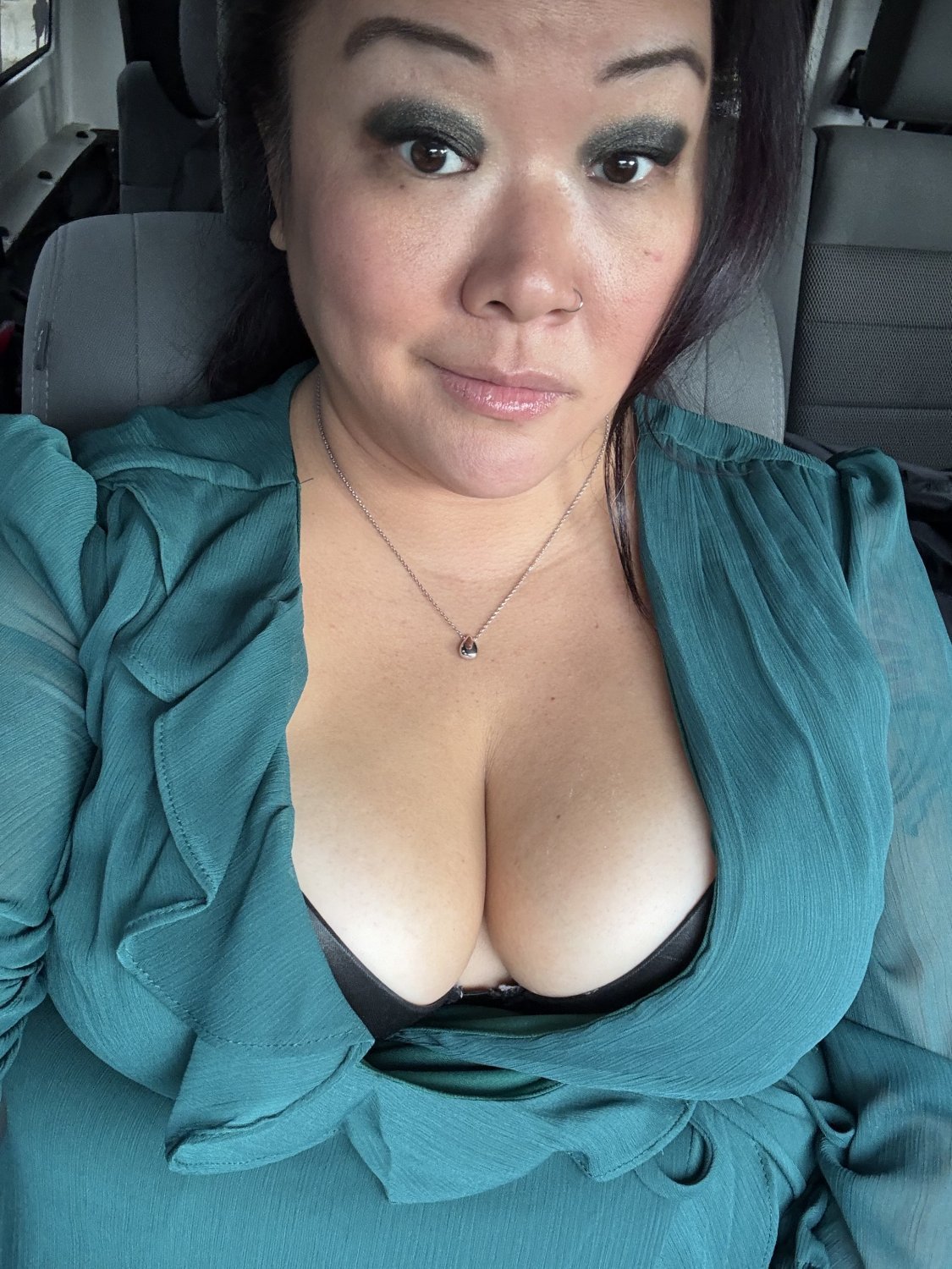 Who has more of this slut? Or a name #xkbaERgn