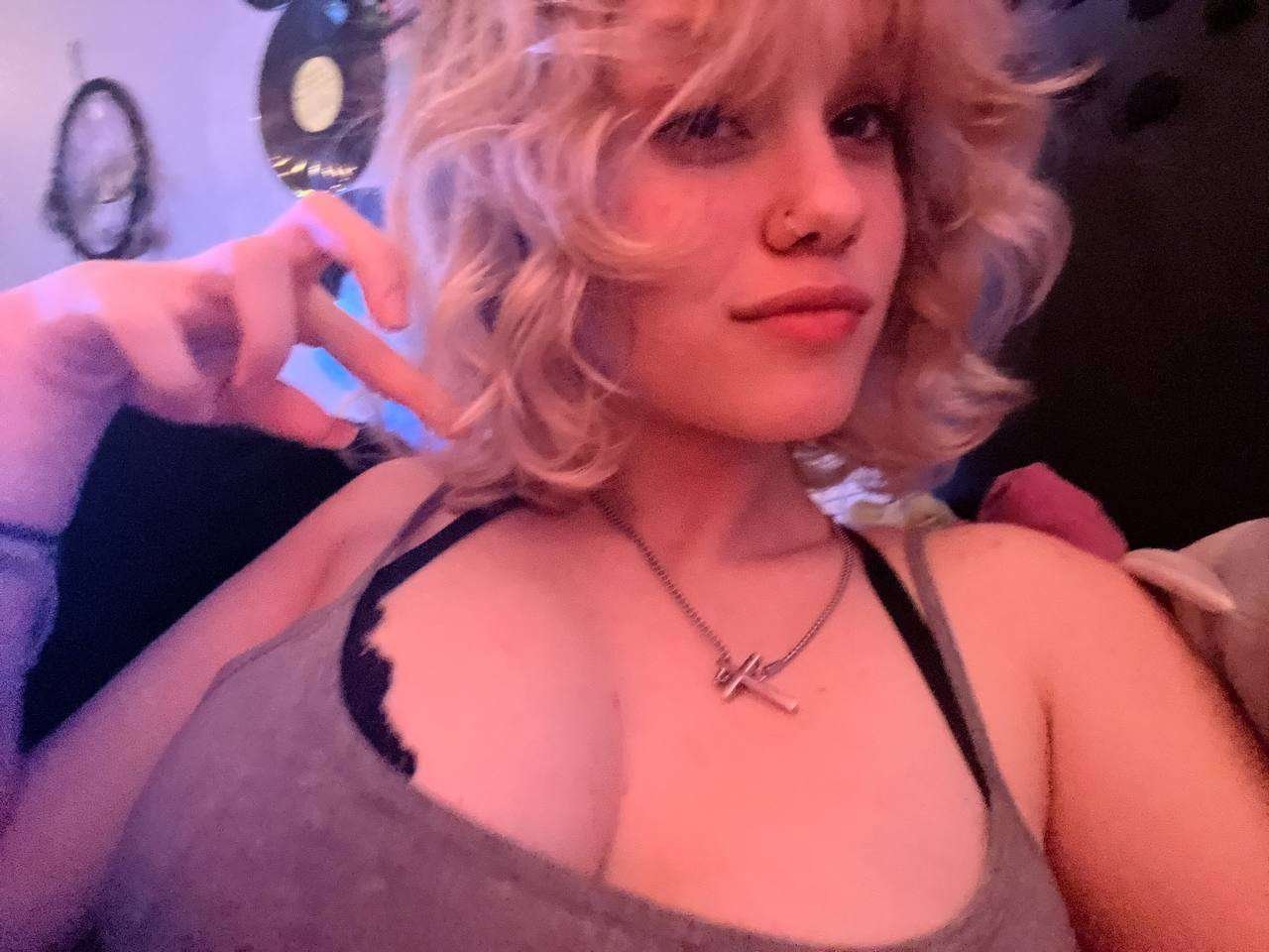 Hot petite goth egirl #Xrblan3J