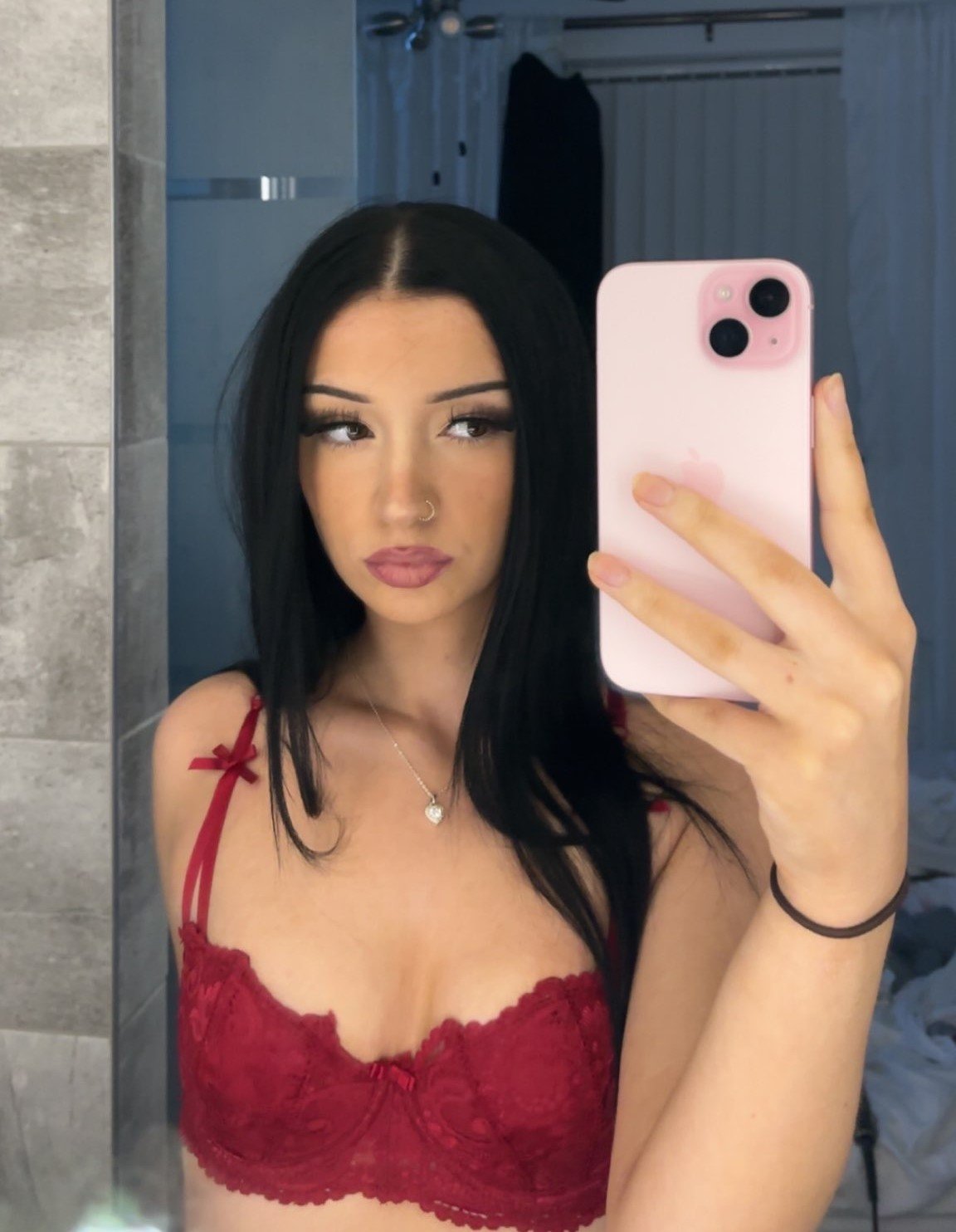 Would you want my 18yo ass in bed with you? #xrt2Bspj