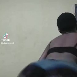 Ela vende conteúdo