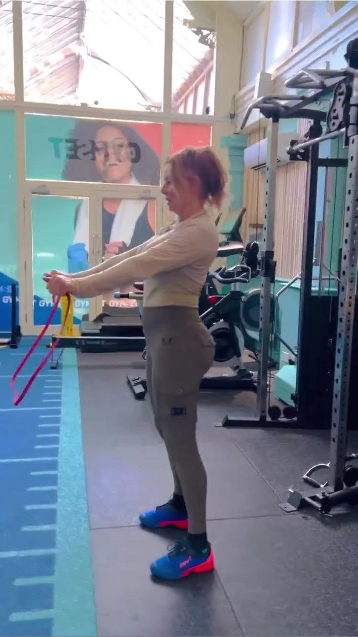 Thick huge ass Gilf #YaiARpuK