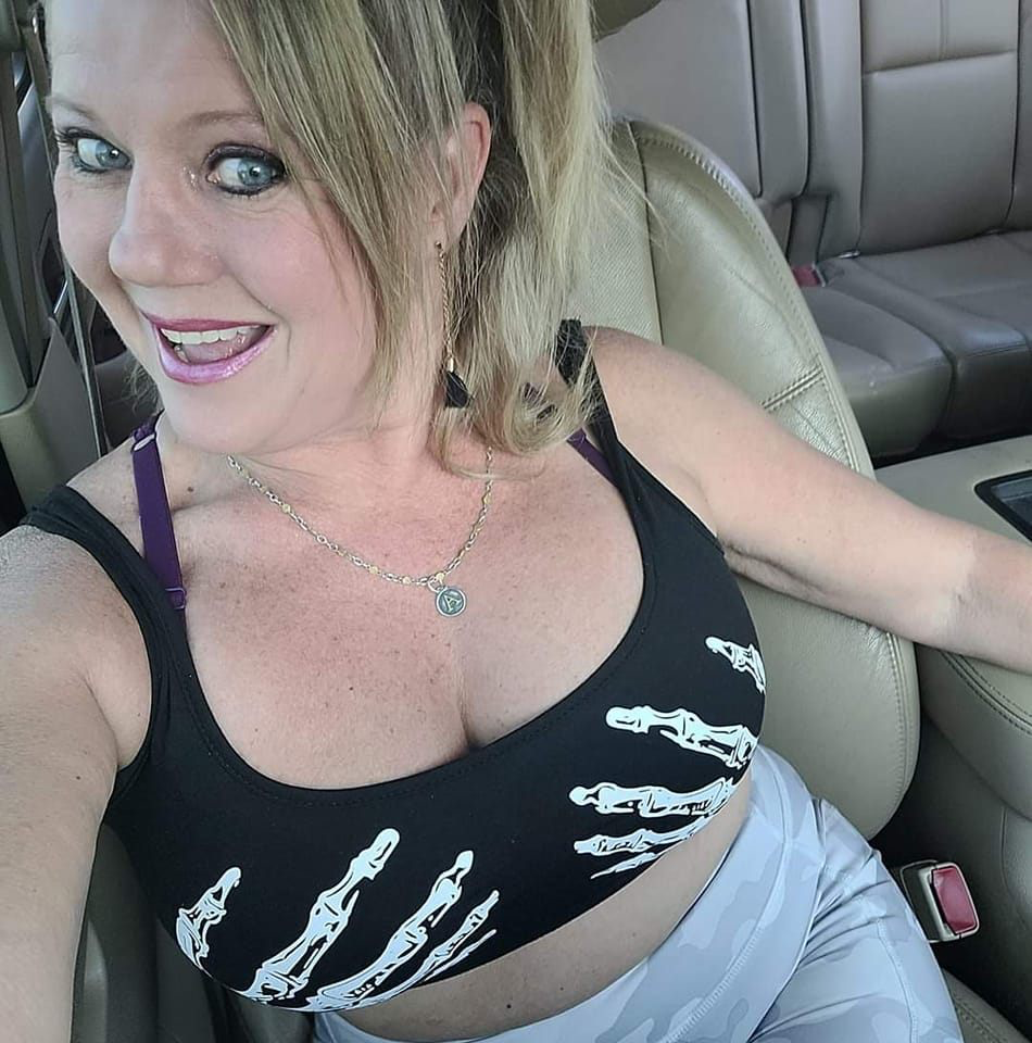 Angela Webslut #yb0ONXvO