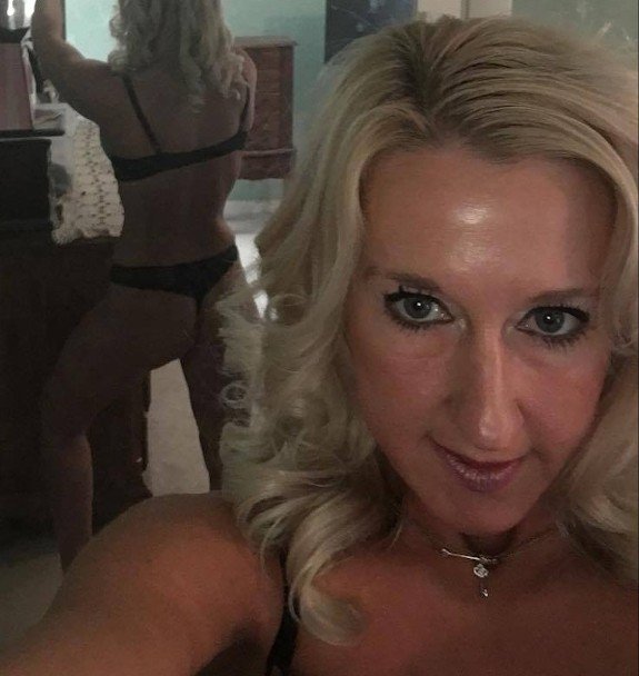 Blonde cougar #yCoQ26TO