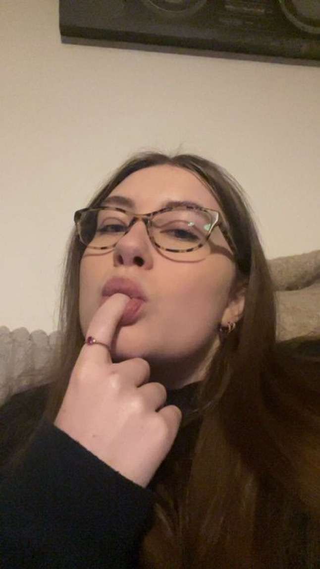 24 year old slut UK slut Hannah #Ye4zRak8