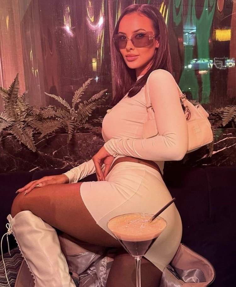 yftl5ew5-1 Wank it for the Jama…Maya Jama Cock Teasing in Boots Panties and Heels 💯🔥🔥😳😳✊🏾🍆💦💦 #YfTl5eW5