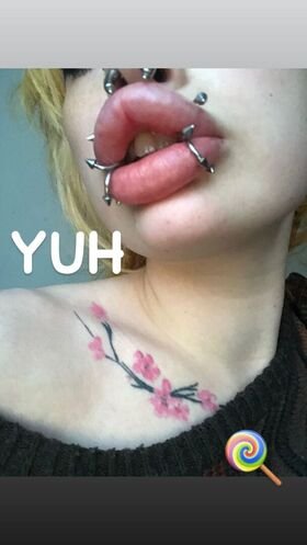 big lips #YJNF8S2P