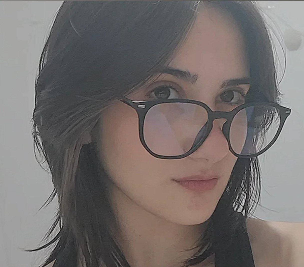 Eloisa #Ykze9j9s