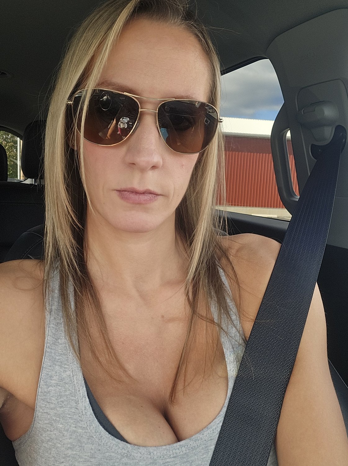 Pennsylvania MILF Audrey is desperate for attention #yMpRiaka