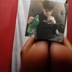Gostosa se exibindo