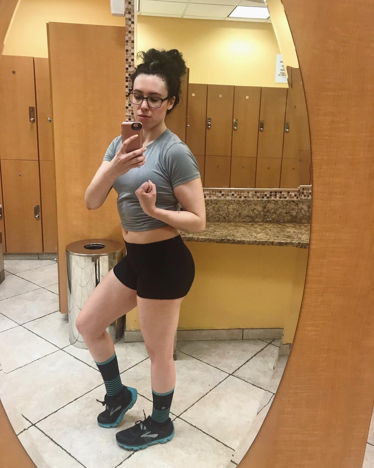 sharing creepshots of this cheating gym slut on disc miketea90#5070 #yRGplW8V