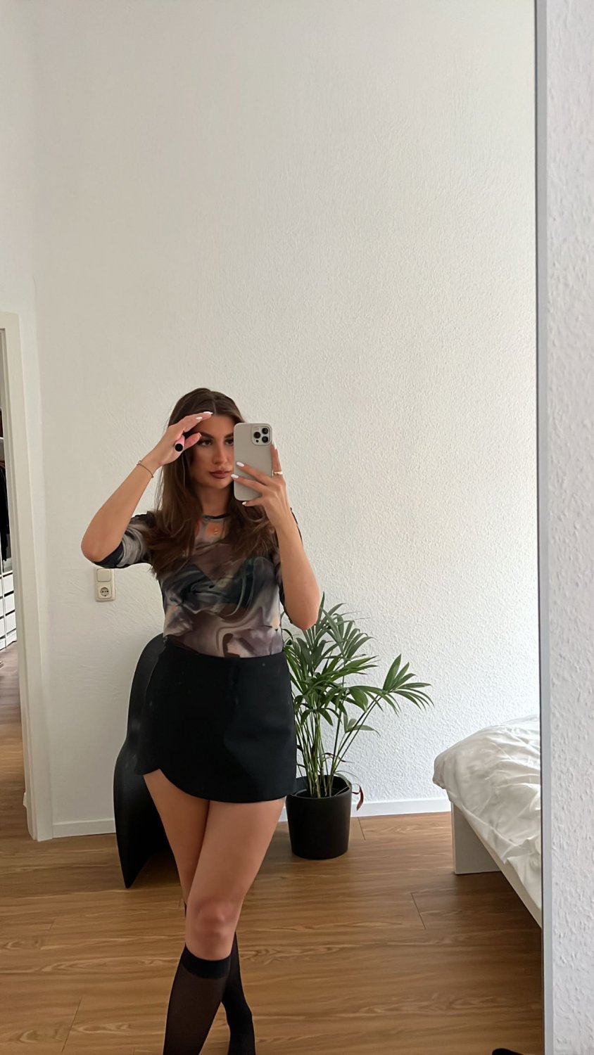Cute petite girl eve #yrt7p0Me