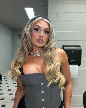 Tiffany Stratton #YvaMkjtM