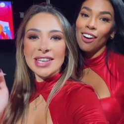 FLÁVIA MONTEIRO SEXY DE MARQUINHA DE BIQUÍNI