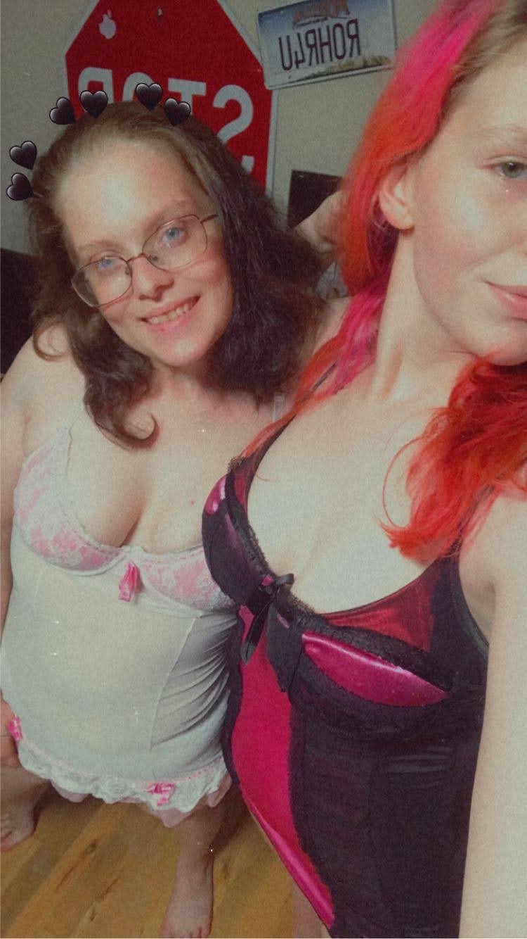 Chubby Slut & Friend #z79Ug9ng