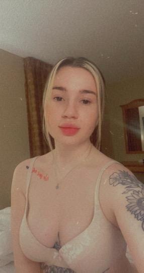 25 year old Nicole escort in INGLEWOOD LAX AREA CENTURY #z8V2LwXX