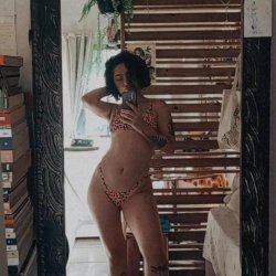 Seguidor pediu pra vazar essa delícia,quem quiser vazar sua esposa, amiga ou namorada no sigilo vem