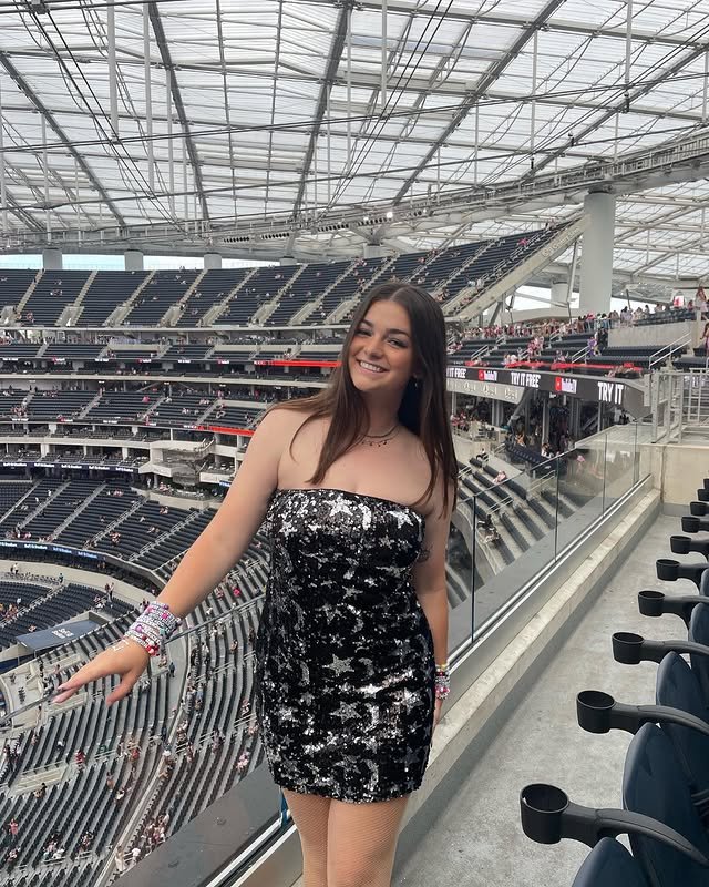 Sexy busty college teen Sidney #zkzrTLpG