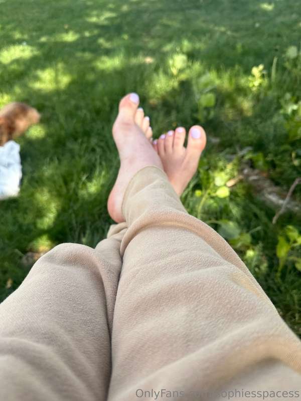 Tiktoker's soles #ZPz4gB0R