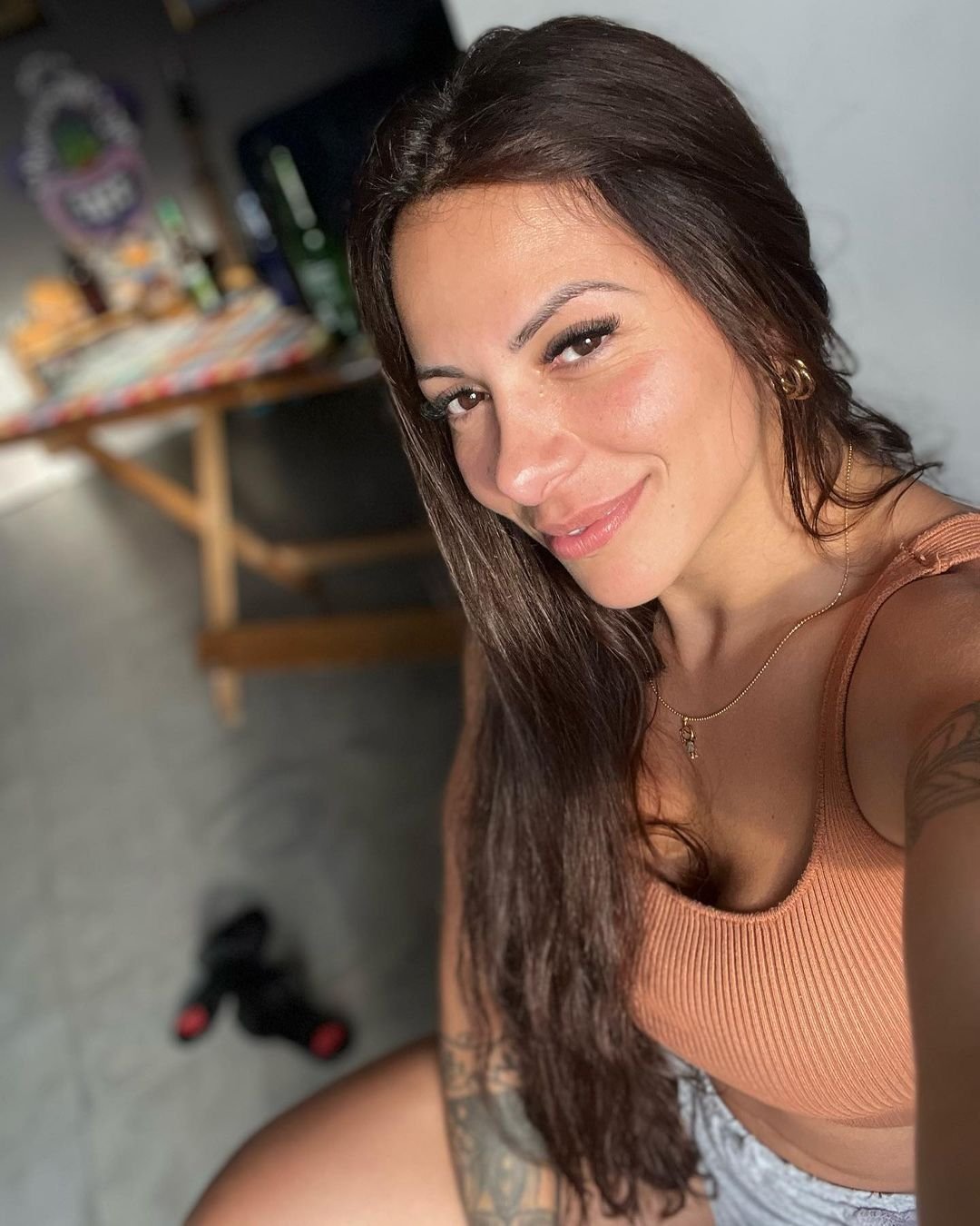 Iris AkA Mello (Carol Miranda; Sobrinha Gretchen) #Zq6RTnpi