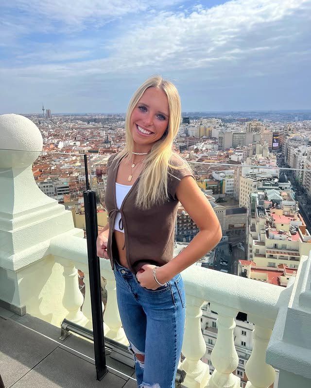 Sexy petite college teen Leah #ZT3Yn5dL
