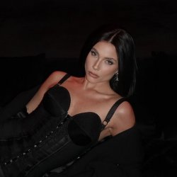 Valentina Zenere…tenho amado muito ela de all black