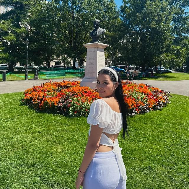 Sexy busty latina teen Carolina #zTwtAC02