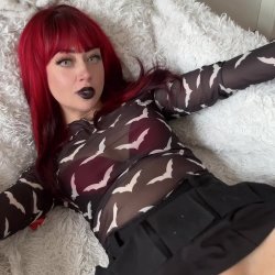 Taste my goth pussy