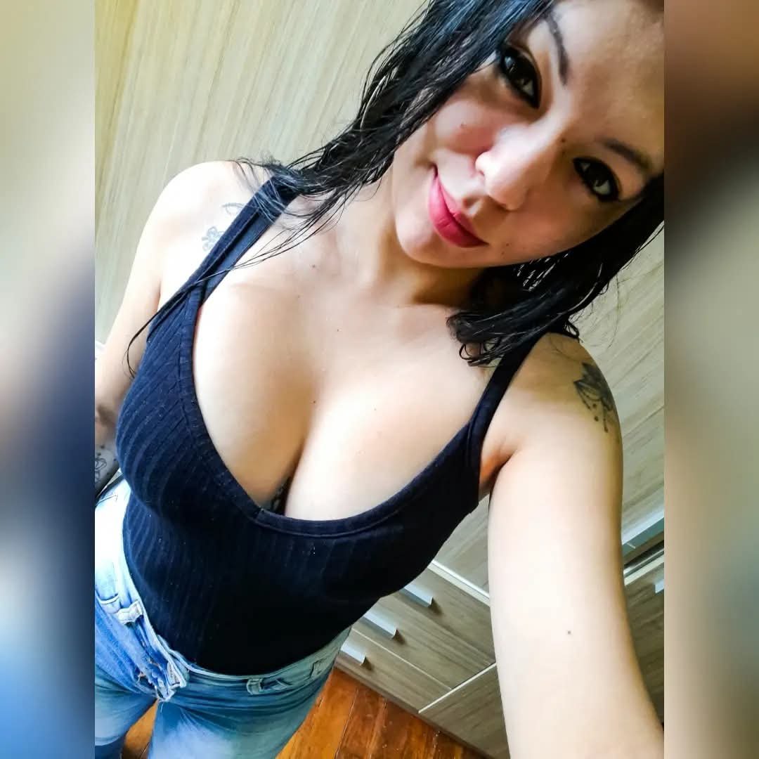 Morena rabuda #ZwQD8ezk