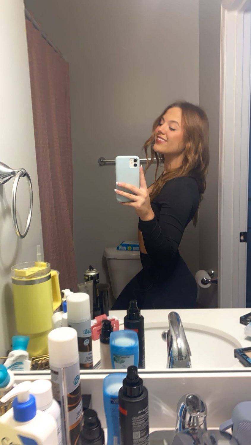 Redhead teen with a fat ass #ZxfAeiIi