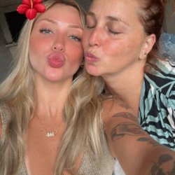 Mãe é filha na Live tocando uma siririca juntas