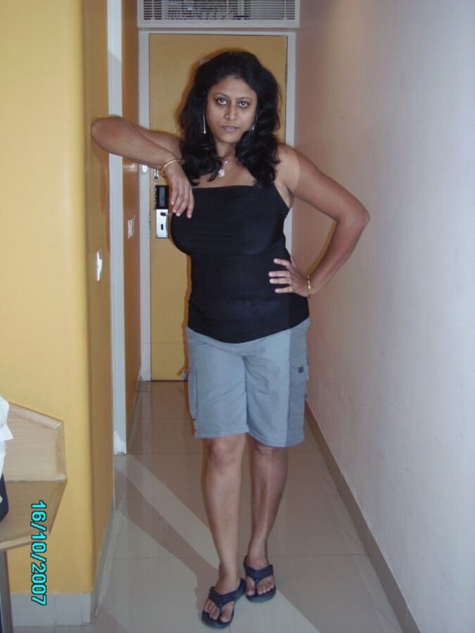 Mom's friend exposing her assets #1Z7j81mg