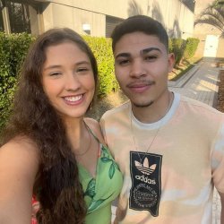 Casal de novinhos acabou vazados na net