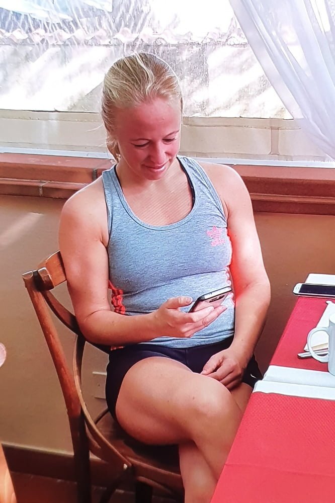 Slim Blonde MILF #2rv9x5AC