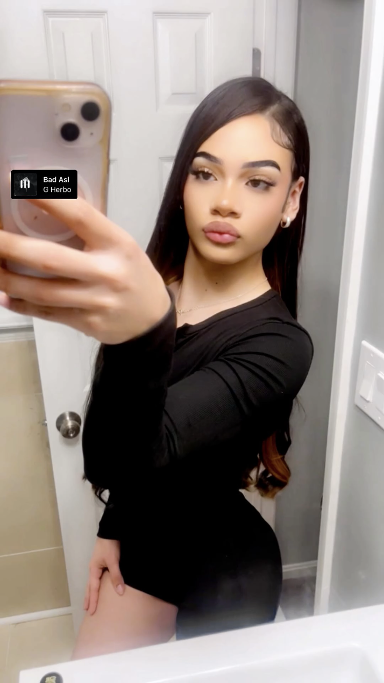 Who got nudes? DM US #3xssr1cg