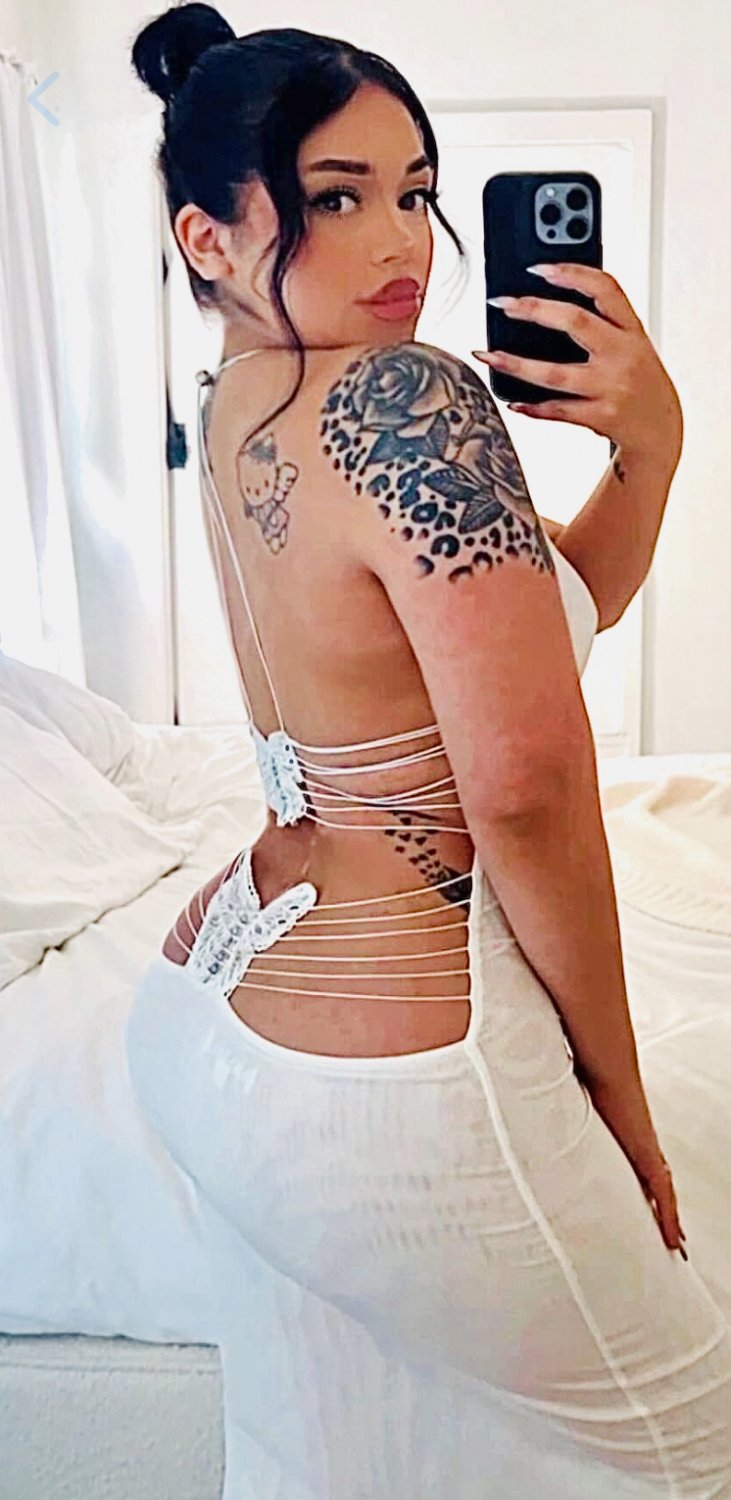 Perfect thick phat ass latina milf loves showing off her body… cover her in cum #40tdGMQE