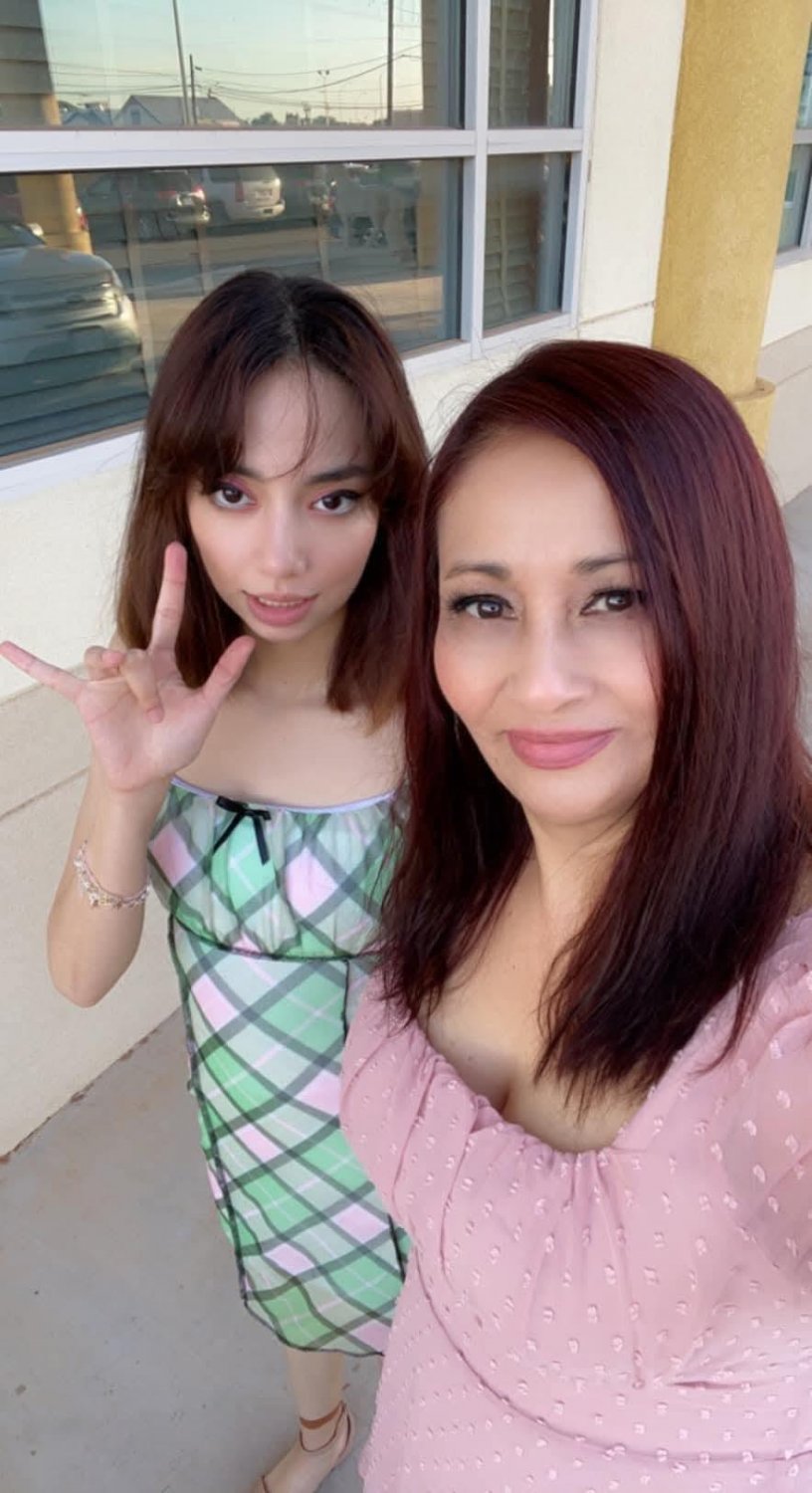 My sexy latina family #4CoEIyo9